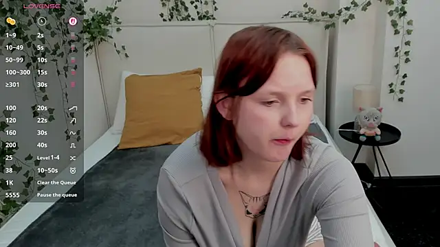 Snapshot of Charlotte_Stee chatting on May 7, 2026, 2:17 am Charlotte Stee online show from May 7, 2026, 2:17 am