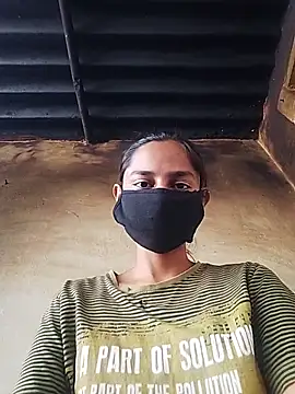 Snapshot of x_priya chatting on April 8, 2026, 7:19 am x priya online show from April 8, 2026, 7:19 am