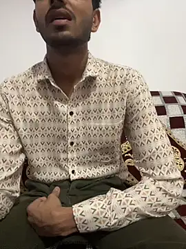aadibuttplug online show from May 25, 2026, 10:43 am