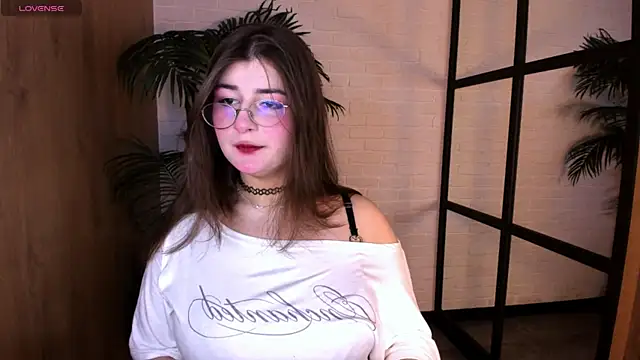 HaniaWish online show from July 17, 2026, 1:29 pm