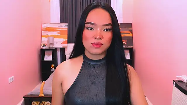 urhotmem online show from April 7, 2026, 12:05 pm