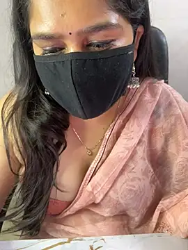 Snapshot of sarasofiaa_ chatting on May 23, 2026, 6:01 pm sarasofiaa online show from May 23, 2026, 6:01 pm