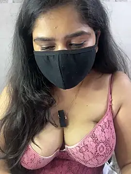 Snapshot of sarasofiaa_ chatting on June 6, 2026, 5:39 pm sarasofiaa online show from June 6, 2026, 5:39 pm