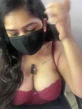 Snapshot of sarasofiaa_ chatting on June 13, 2026, 10:24 am sarasofiaa online show from June 13, 2026, 10:24 am