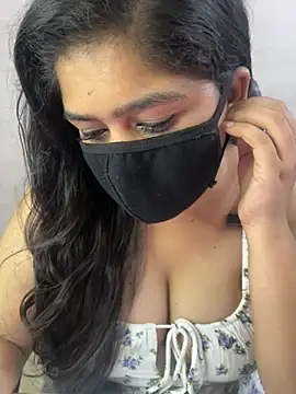 Snapshot of sarasofiaa_ chatting on July 13, 2026, 6:44 pm sarasofiaa online show from July 13, 2026, 6:44 pm