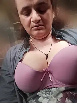 Snapshot of AnabelBexley chatting on April 12, 2026, 9:25 am AnabelBexley online show from April 12, 2026, 9:25 am