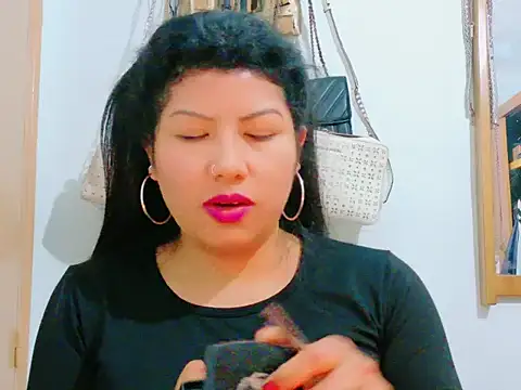 MojaditPussy online show from May 10, 2026, 3:28 pm
