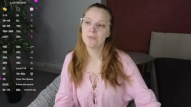 JessieWayy online show from May 15, 2026, 1:12 am