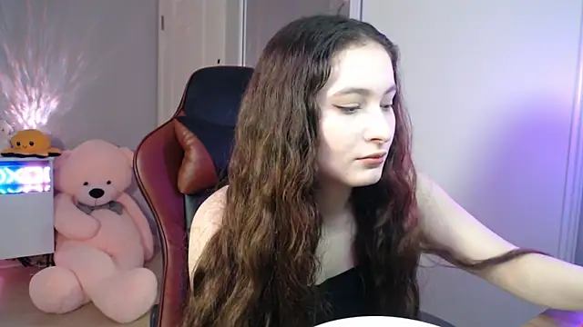Snapshot of solitudebby chatting on May 8, 2026, 11:43 pm solitudebby online show from May 8, 2026, 11:43 pm