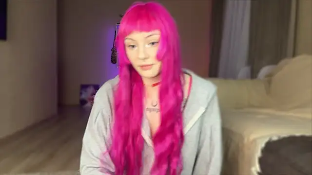 JuliaFlowerBliss online show from April 18, 2026, 1:09 am