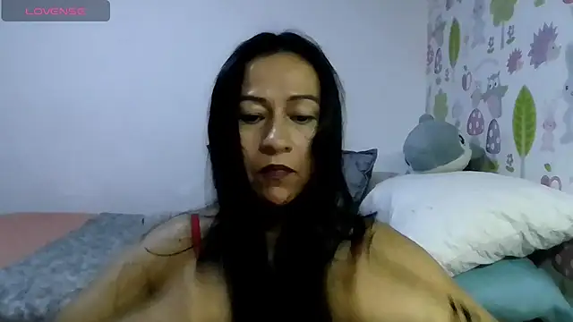 Snapshot of Tyna_b chatting on July 27, 2026, 4:08 am Tyna b online show from July 27, 2026, 4:08 am