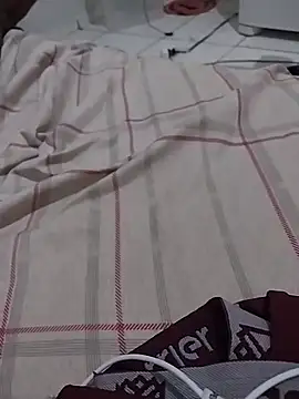 Snapshot of HighlandPiece92 chatting on April 6, 2026, 11:05 pm HighlandPiece92 online show from April 6, 2026, 11:05 pm