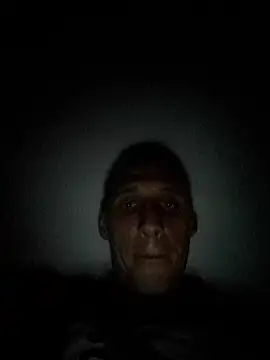 Snapshot of Aleksander199595 chatting on April 7, 2026, 3:51 am Aleksander199595 online show from April 7, 2026, 3:51 am