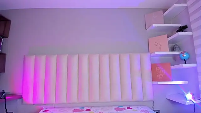 Snapshot of Cherry_bom1 chatting on April 7, 2026, 4:13 am Cherry bom1 online show from April 7, 2026, 4:13 am