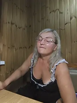 White-Chocolatte online show from July 16, 2026, 7:09 pm
