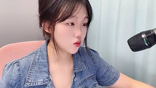 Lilababy00 online show from April 20, 2026, 2:25 am