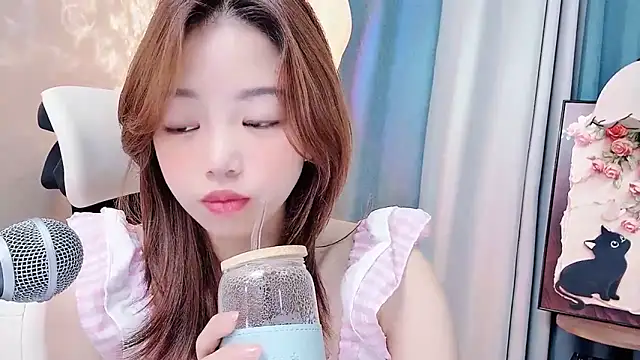 Lilababy00 online show from July 28, 2026, 11:17 am