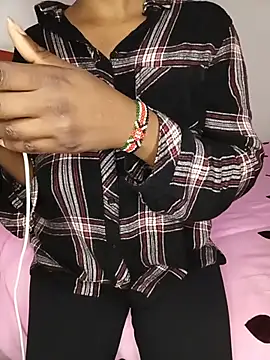 Snapshot of MsCutie chatting on April 9, 2026, 7:58 am MsCutie online show from April 9, 2026, 7:58 am