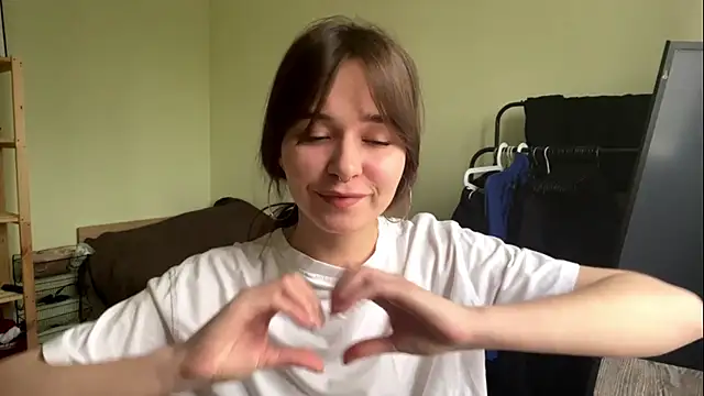 Snapshot of AngelTempt chatting on April 7, 2026, 1:22 pm AngelTempt online show from April 7, 2026, 1:22 pm