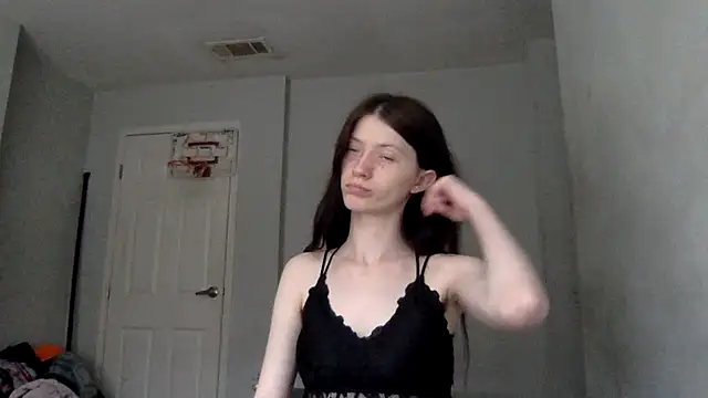 Snapshot of Munchkinbaby72318 chatting on May 11, 2026, 8:39 pm Munchkinbaby72318 online show from May 11, 2026, 8:39 pm