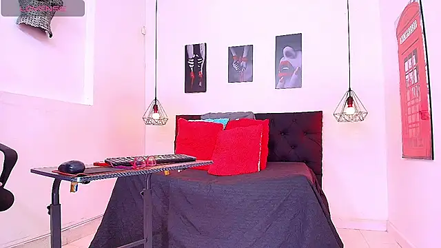 Snapshot of hilary_banks1 chatting on July 25, 2026, 4:54 am hilary banks1 online show from July 25, 2026, 4:54 am