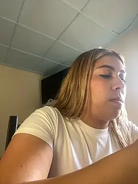  BellaSmith  online show from July 15, 2026, 2:55 pm