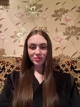 AlinaLove3213 online show from May 13, 2026, 8:06 pm