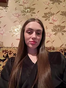 AlinaLove3213 online show from May 17, 2026, 8:38 pm