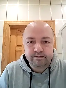 Luceriusbigass online show from April 29, 2026, 2:10 pm