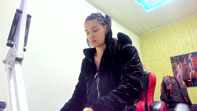Noah carter16 online show from May 7, 2026, 12:43 pm