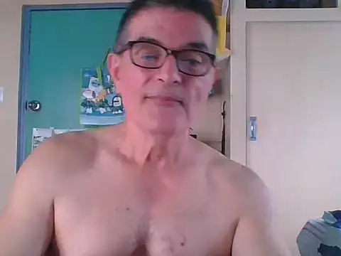 Snapshot of scooty-friends chatting on April 21, 2026, 8:01 pm scooty-friends online show from April 21, 2026, 8:01 pm