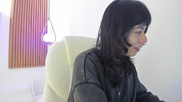 ghostmila online show from April 30, 2026, 12:22 pm