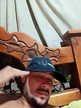 franDuxxx online show from May 2, 2026, 4:17 am