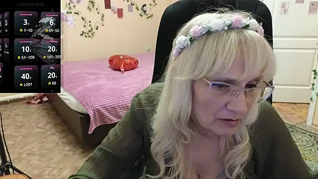 Undina Sea online show from April 16, 2026, 9:39 pm