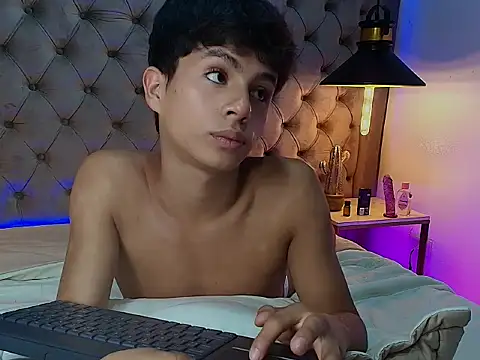 Snapshot of saintDangelo chatting on May 11, 2026, 4:04 pm saintDangelo online show from May 11, 2026, 4:04 pm