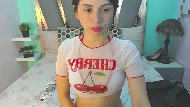 Snapshot of Sophie_Copers chatting on June 6, 2026, 8:02 pm Sophie Copers online show from June 6, 2026, 8:02 pm