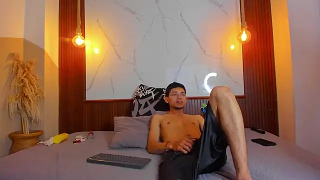 Snapshot of Eroticxcouple chatting on April 10, 2026, 3:34 am Eroticxcouple online show from April 10, 2026, 3:34 am