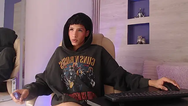 Velvet An online show from April 18, 2026, 3:43 am