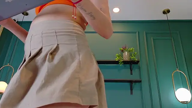 Snapshot of milurousse chatting on April 11, 2026, 7:29 pm milurousse online show from April 11, 2026, 7:29 pm