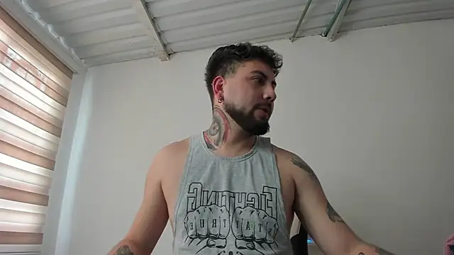 Snapshot of AaronHardi chatting on May 14, 2026, 7:31 pm AaronHardi online show from May 14, 2026, 7:31 pm