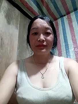 Snapshot of vanlucky2 chatting on April 9, 2026, 12:32 pm vanlucky2 online show from April 9, 2026, 12:32 pm