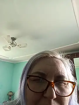 Snapshot of AureliaSky598 chatting on April 15, 2026, 10:44 am AureliaSky598 online show from April 15, 2026, 10:44 am