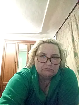 Snapshot of AureliaSky598 chatting on May 9, 2026, 7:41 pm AureliaSky598 online show from May 9, 2026, 7:41 pm