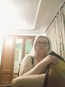 Snapshot of AureliaSky598 chatting on May 24, 2026, 10:37 pm AureliaSky598 online show from May 24, 2026, 10:37 pm