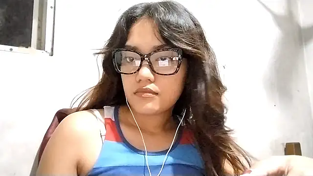 Snapshot of OliviaCarchi chatting on May 15, 2026, 10:22 am OliviaCarchi online show from May 15, 2026, 10:22 am