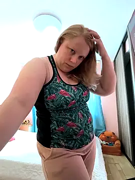 wildaurax online show from April 30, 2026, 6:53 am