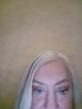 Julia20X online show from June 25, 2026, 9:25 am