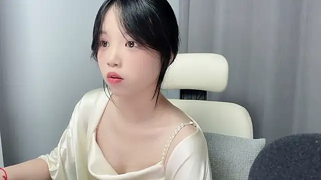 Xiaoqing00 online show from May 16, 2026, 10:36 am
