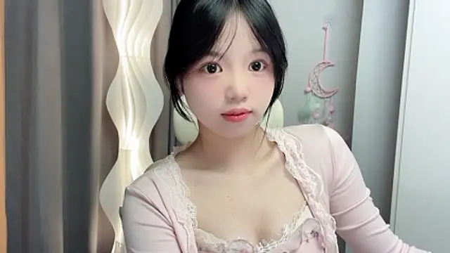 Xiaoqing00 online show from May 28, 2026, 5:05 am