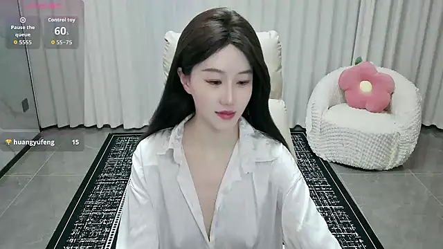 LUNYI-CC online show from June 30, 2026, 2:18 pm
